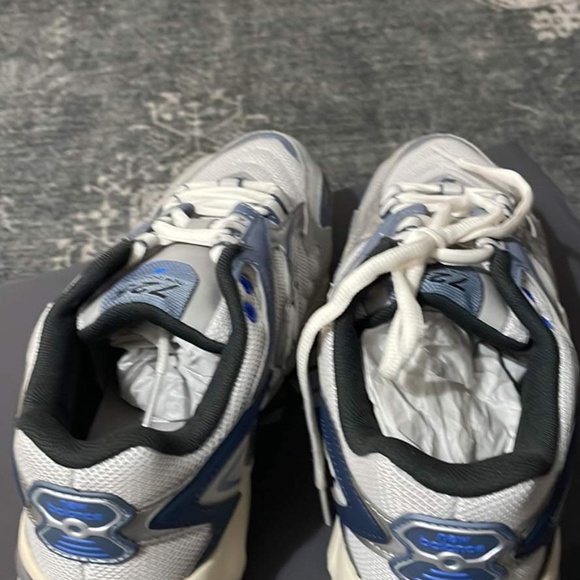 New balance size 5 1/2 - Picture 5 of 5